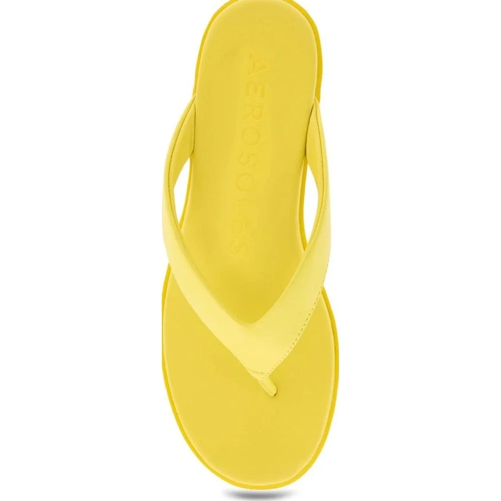 Aerosoles Womens Yellow Wedge Thong Sandals Platform Flip Flops Size 7